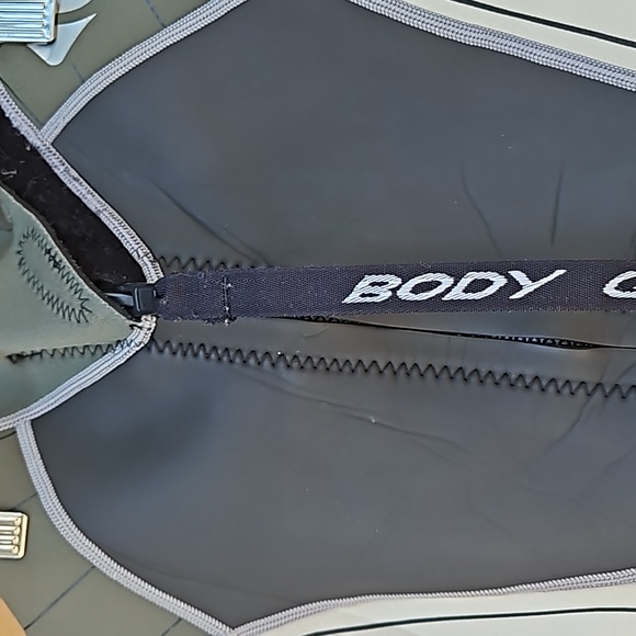 Bodyglove - Picture 6 of 14